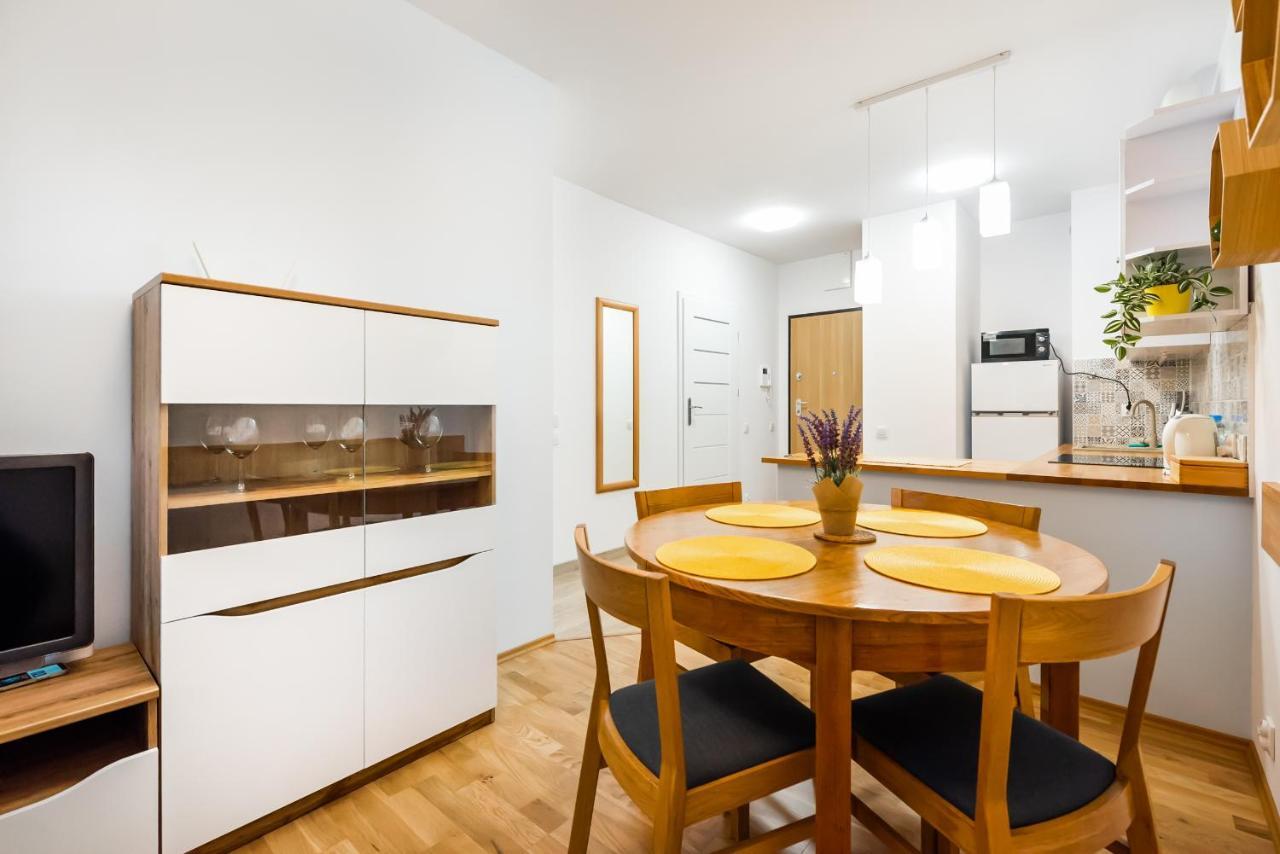 Metro Bemowo Colourful Apartment Варшава Екстериор снимка