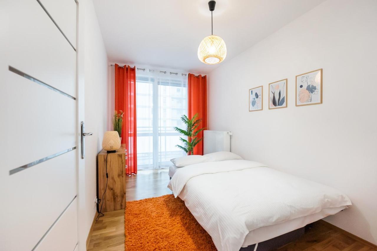 Metro Bemowo Colourful Apartment Варшава Екстериор снимка