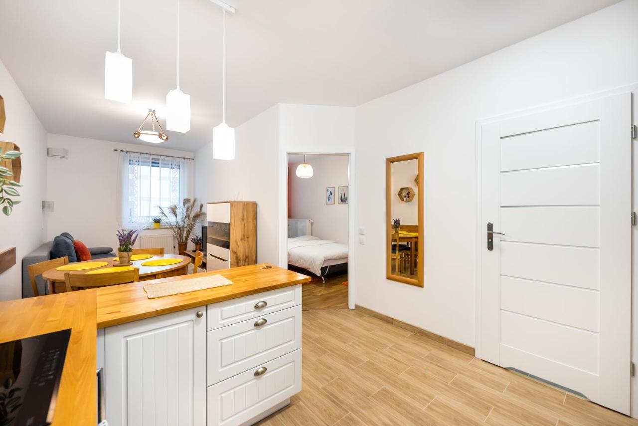 Metro Bemowo Colourful Apartment Варшава Екстериор снимка