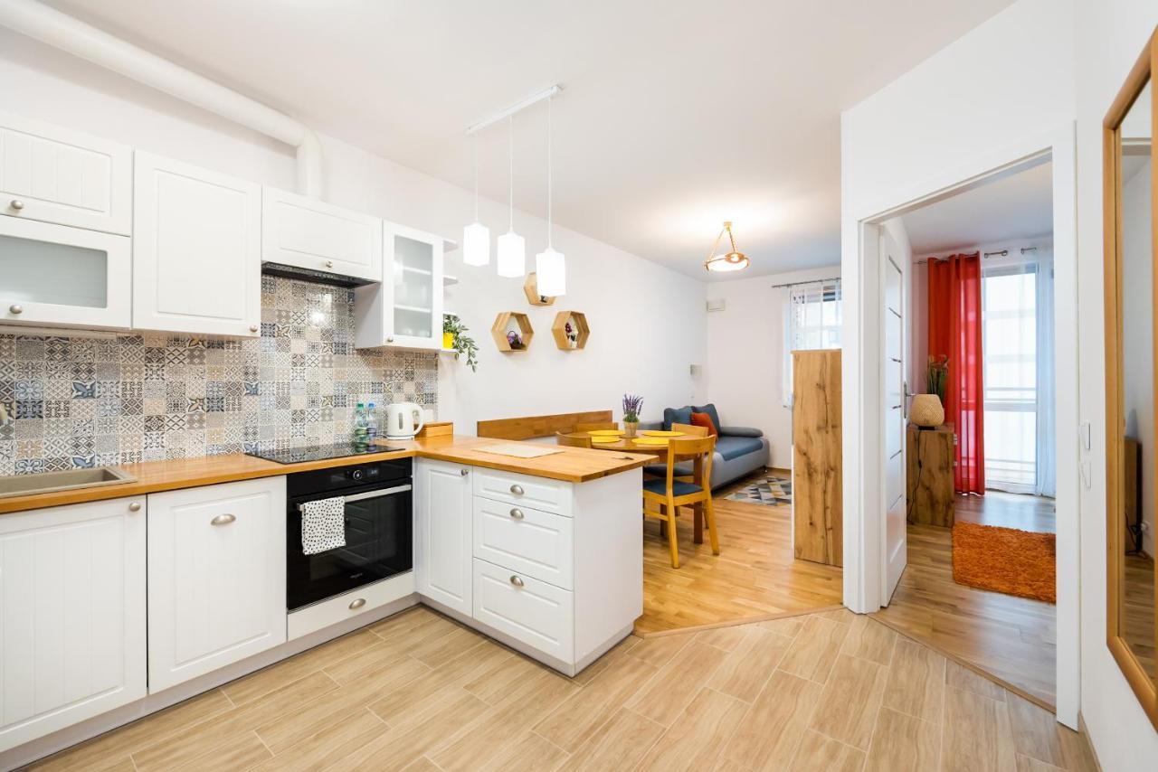 Metro Bemowo Colourful Apartment Варшава Екстериор снимка